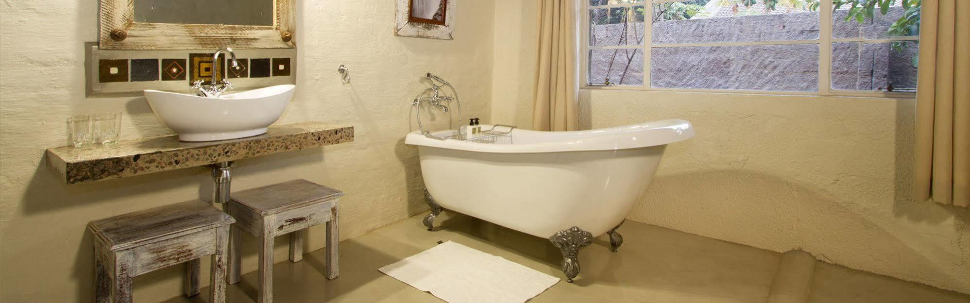 Bayete Guest Lodge Victoria Falls Exterior foto