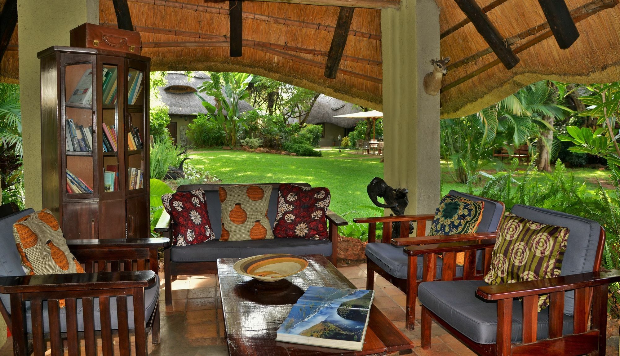 Bayete Guest Lodge Victoria Falls Exterior foto